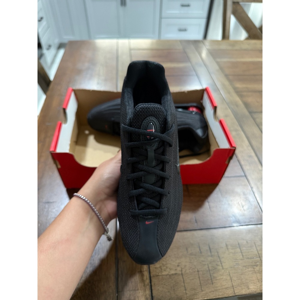 Nike Shox R4 Womens 6.5 Black University Red Running Shoes AR3565-004 - Picture 2 of 5